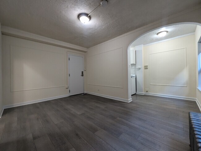 Building Photo - 5417 N Kenmore Ave