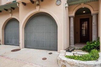 Building Photo - 1529 Barton Springs Rd