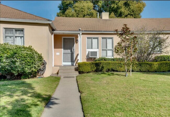 Foto del edificio - 504 N Rosemary Ln