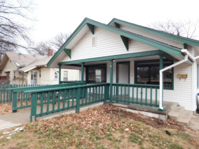 Foto del edificio - Spacious 3 bedroom/1 bath home in El Dorado!