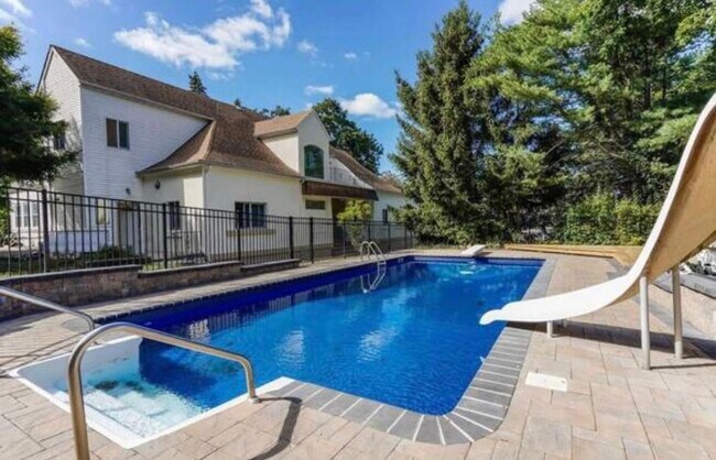 Foto del edificio - 71 Capitol Heights Rd
