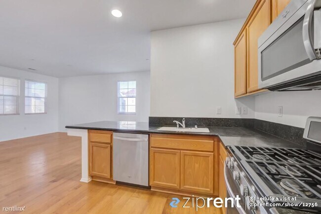 Building Photo - 2 br, 2 bath Condo - 3333 North Ventura Ro...