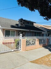 Building Photo - 1195 Temple Ave