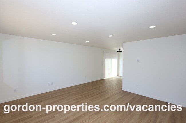 Photo - 8960 SE Tolbert St #2 Apartment