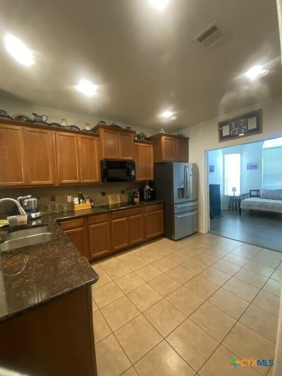 Building Photo - 7105 Golden Oak Ln