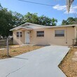 Foto principal - 705 W 2nd St
