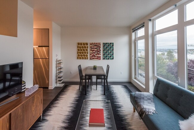 Interior Photo - Dexter Hayes