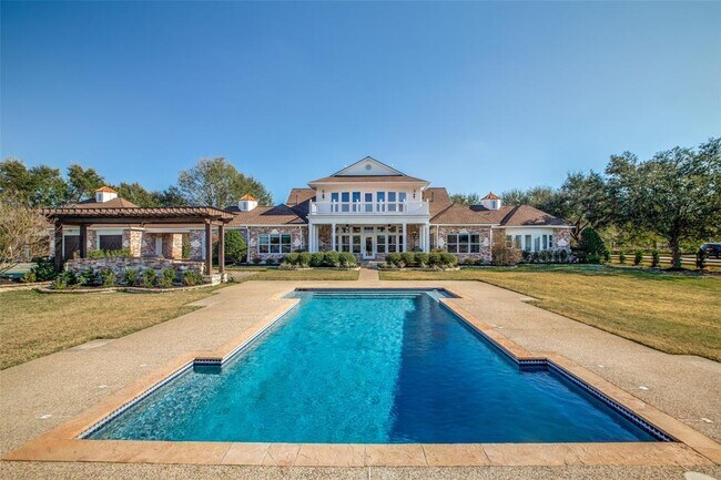 Building Photo - 404 High Meadow Ranch Dr