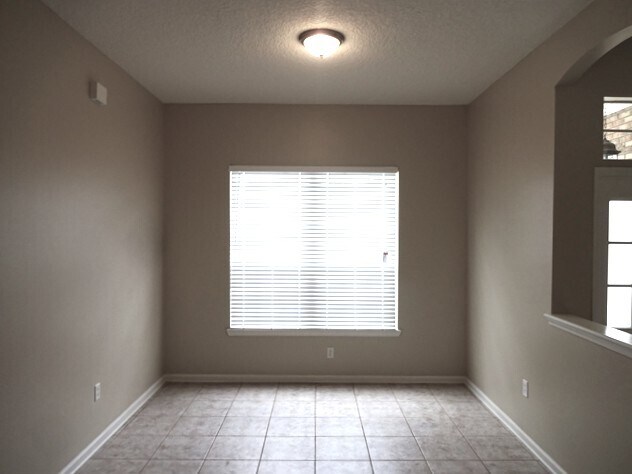 Foto del edificio - 1411 Heather Glen Ln