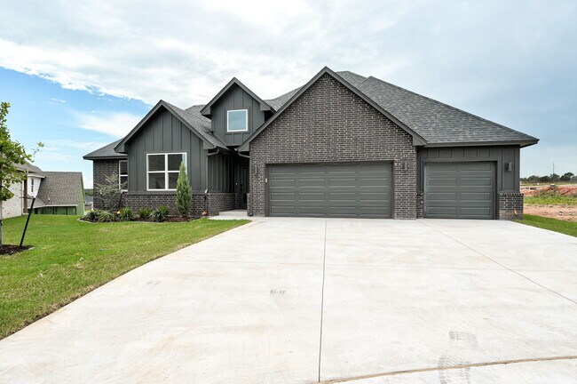 Foto del edificio - 6016 Kinnick Dr