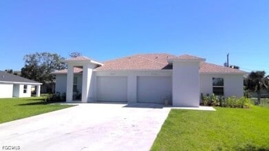 Building Photo - 6062 Laurelwood Dr