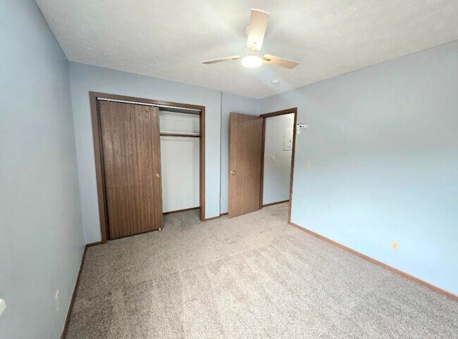 Foto del edificio - 4873 Marshall Dr