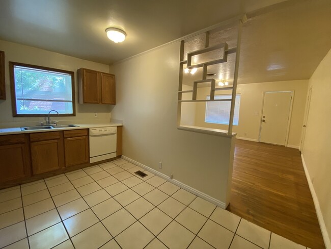 Foto del edificio - 319 E Kensington Ave