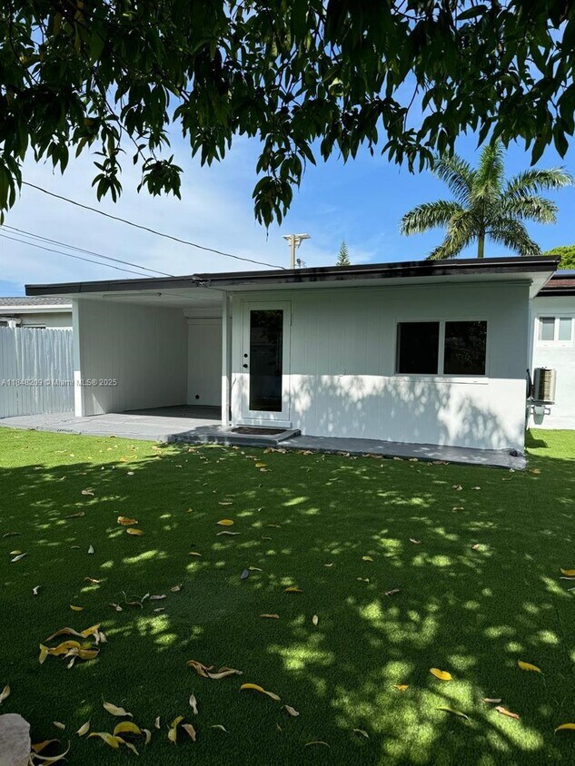 Primary Photo - 4 bedroom in Dania Beach FL 33314