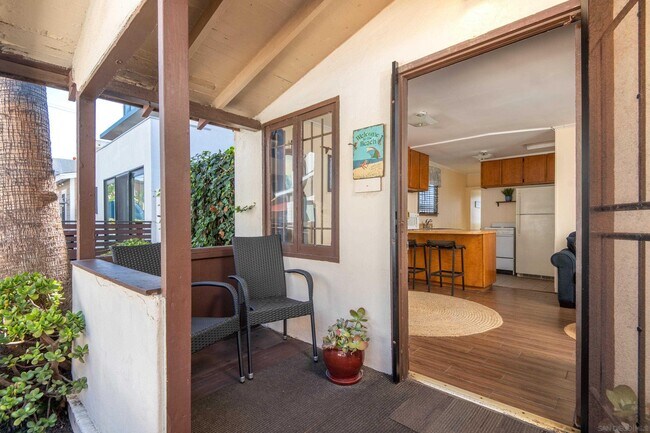 Building Photo - 809 Sunset Ct