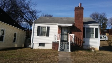 Building Photo - 2233 Lawson Ave