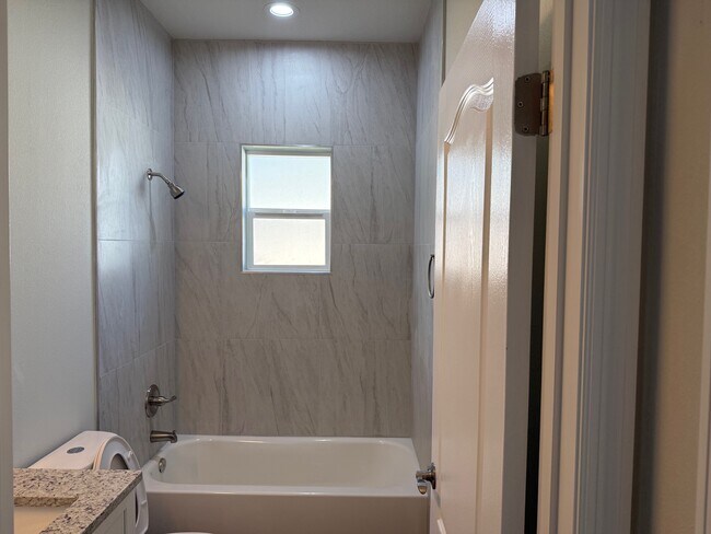 Foto del edificio - 9 Ullemay Ct