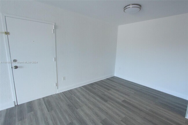 Building Photo - 5020 NW 79th Ave
