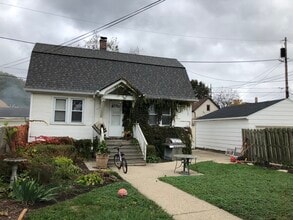 Building Photo - 2223 E Vollmer Ave