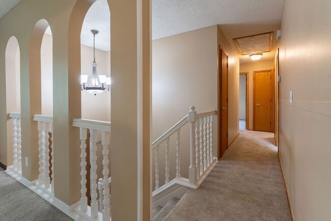 Building Photo - 6012 Fleetwood Dr