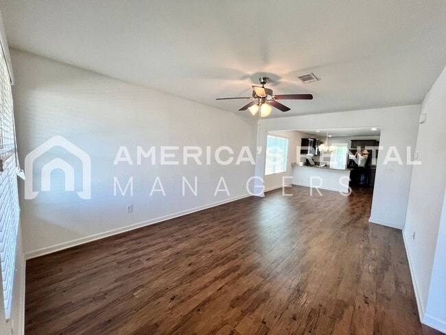 Building Photo - 16406 Waterbury Ln
