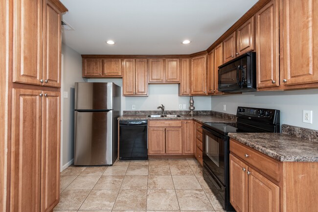 Building Photo - 10 Christine Dr