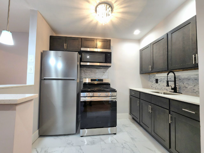 Foto del edificio - 77 Forest Hill Pkwy