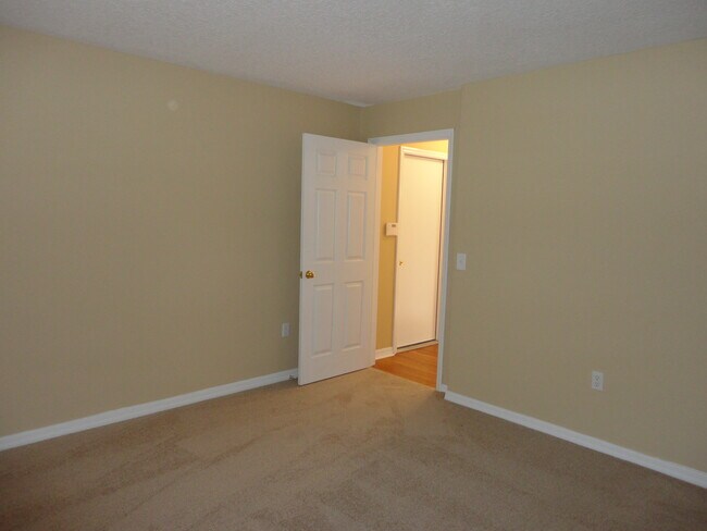 Foto del edificio - 2062 El Marra Dr