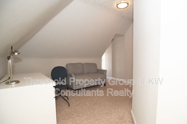Foto del edificio - 1355-1357-1357 Dennison Ave