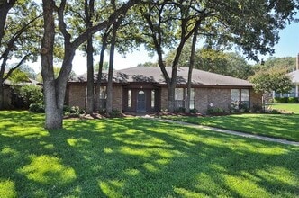 Building Photo - 3 Whispering Vine Ct