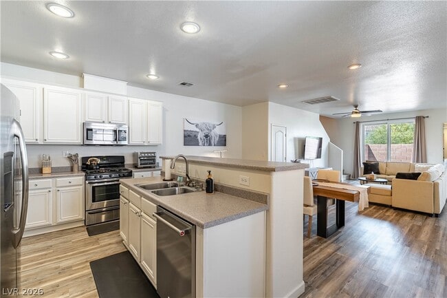 Building Photo - 1362 Grass Creek Ave
