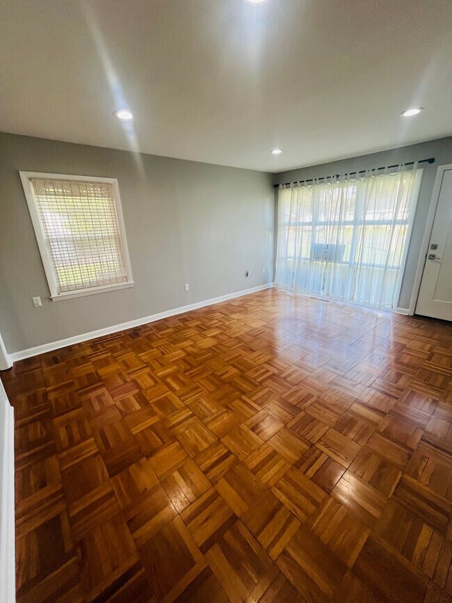 Foto del edificio - The Pines Place now Available - Cottage li...