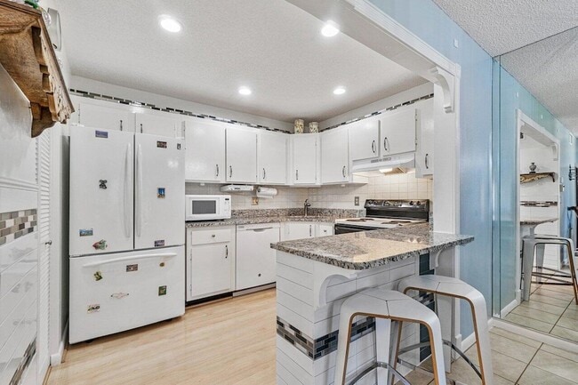 Foto del edificio - 407 Pine Glen Ln
