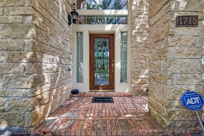 Building Photo - 1715 Lake Quitman Dr