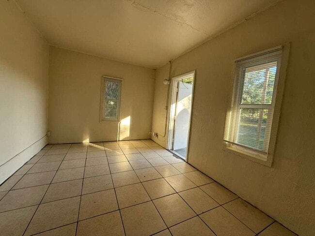 Photo - Nice 1-1 duplex House