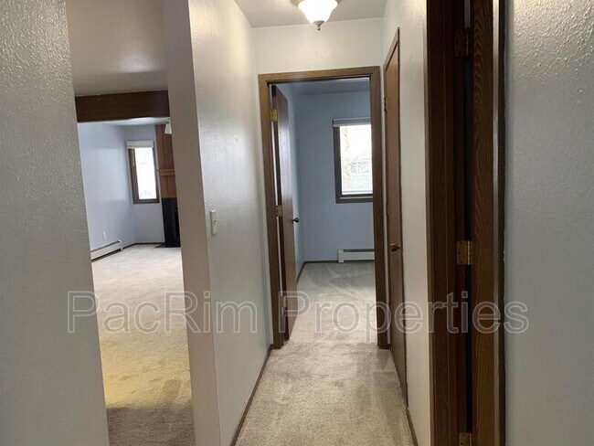Foto del edificio - 1670 Eastridge Dr