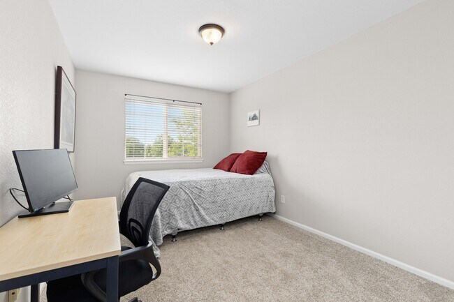 Foto del edificio - 1440 E 128th Ct