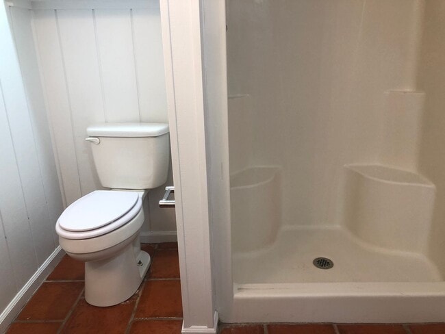 Building Photo - River Side 2 Bedroom Cottage in Montgomery...