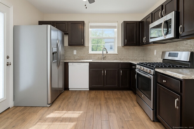 Building Photo - 295 Ashmun St