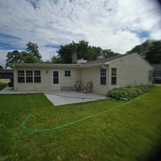 Building Photo - 5916 Cornflower Ln