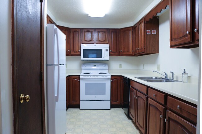 Photo - 647 Bugbee St Apartment