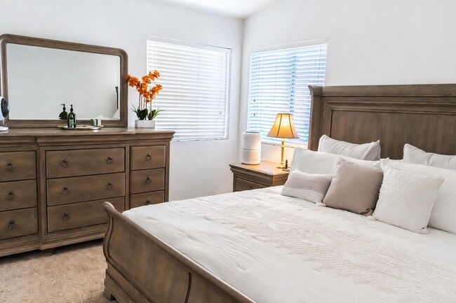 Building Photo - 77795 Sunnybrook Dr