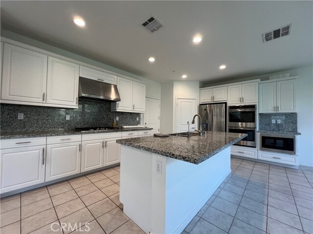 Building Photo - 4917 S Avocado Trail