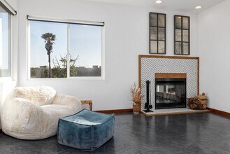 Building Photo - 3929 Paso Del Lagos