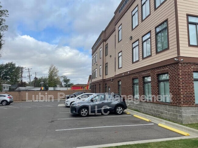 Foto del edificio - 1655 Madison Ave