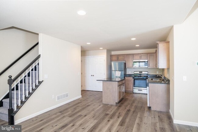 Building Photo - 29 Kantner Ln S
