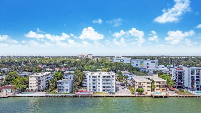 Building Photo - 7825 NE Bayshore Ct