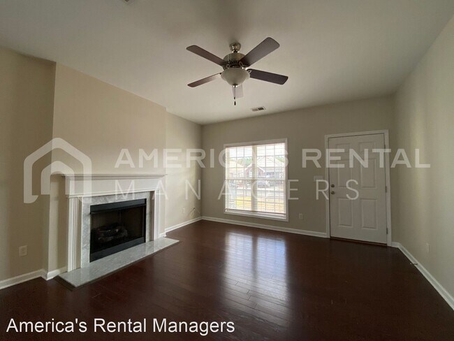 Foto del edificio - 3 br, 3 bath House - 2185 Village Lane