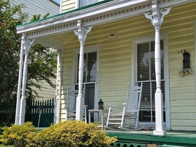 Foto del edificio - 126 S Laurel St