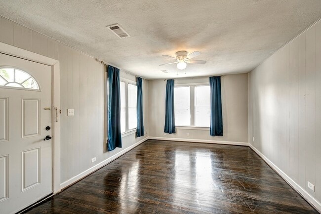 Building Photo - 1135 Woodland St